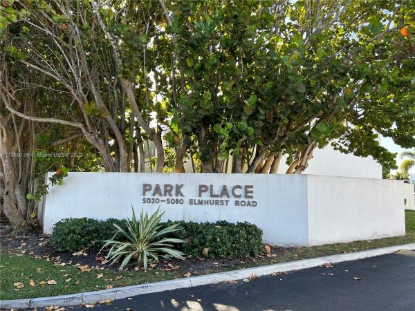Park Place Townhomes, 5070 Elmhurst Rd #E, West Palm Beach, Florida 33417, image 1
