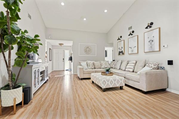 Nova Hills, 7510 Nova Dr #10, Davie, Florida 33317, image 1
