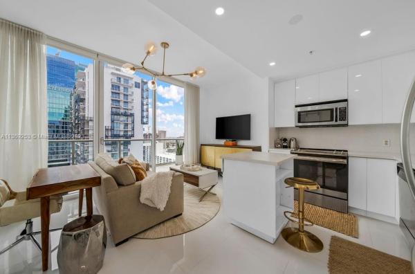 Met 1, 300 S Biscayne Blvd #T-3709, Miami, Florida 33131, image 2