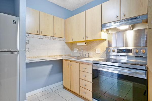 The Meadows Lake North, 13787 SW 66th St #D147, Kendale Lakes, Florida 33183, image 1