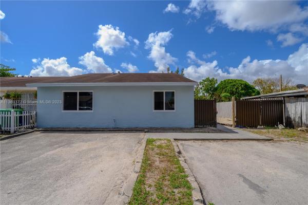 Kings Gardens, 4465 NW 185 St #, Miami Gardens, Florida 33055, image 2