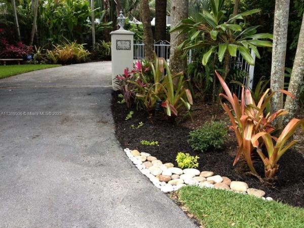 Felix Park Home Acres, 5900 SW 96th St, Pinecrest, Florida 33156, image 1