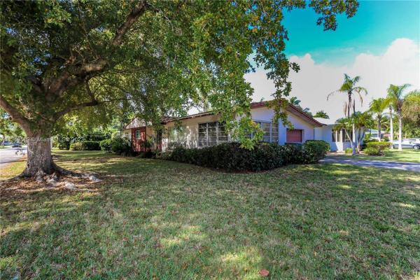 Hollywood Lakes, 1302 Fillmore St, Hollywood, Florida 33019, image 2