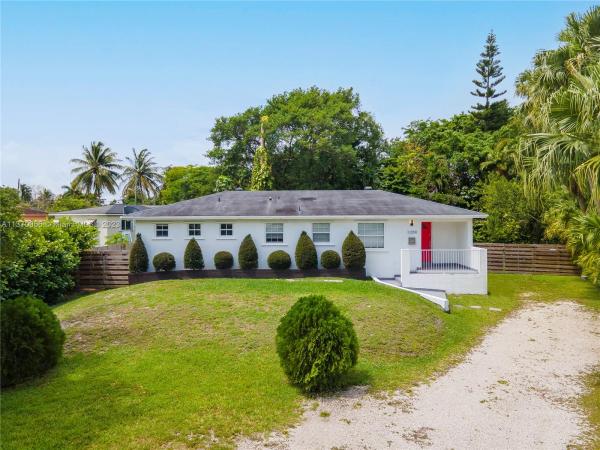 11250 W Biscayne Canal Rd, Unincorporated Dade County, Florida 33161, image 2