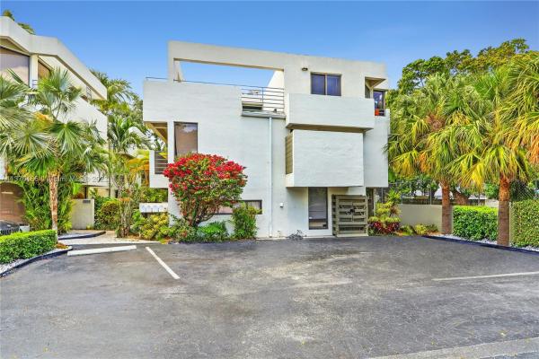 Malcolm Peacocks, 3028 SW 27th Ave #1, Miami, Florida 33133, image 1