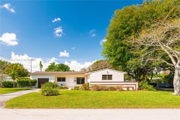 Kenwood Gardens, 8101 SW 92nd St, Kendall, Florida 33156, image 2