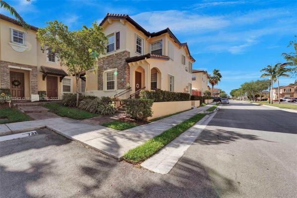 The Shores At Isles Of Bayshore, 9163 SW 227th St #11, Cutler Bay, Florida 33190, image 2