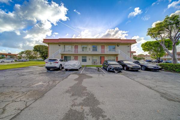 Royale Green, 12840 SW 43rd Dr #282-B, Kendale Lakes, Florida 33175, image 2