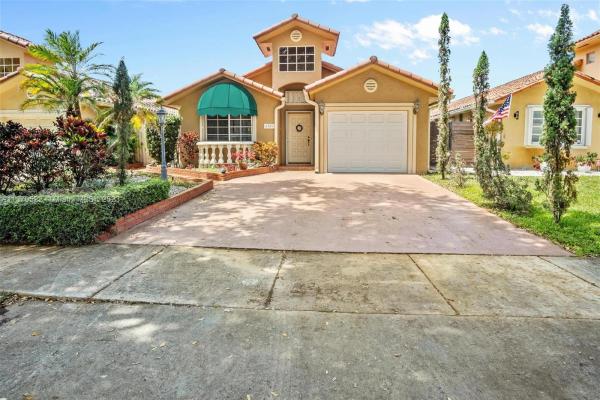 6353 Gage Pl, Miami Lakes, Florida 33014, image 2