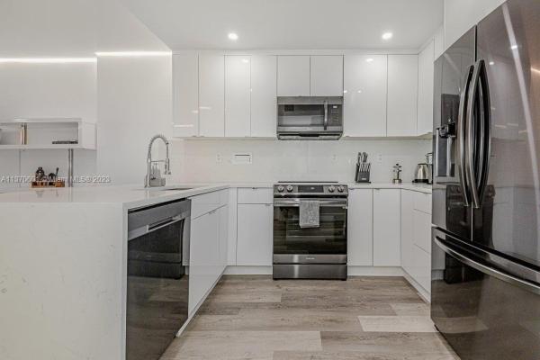 Roney Palace, 2301 Collins Ave #529, Miami Beach, Florida 33139, image 1