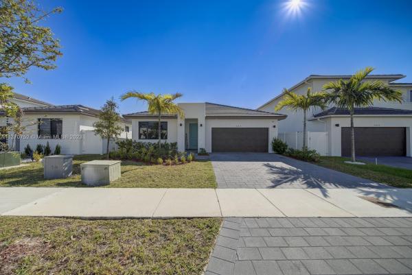 The Landings, 23233 SW 108th Ct, Princeton, Florida 33032, image 1