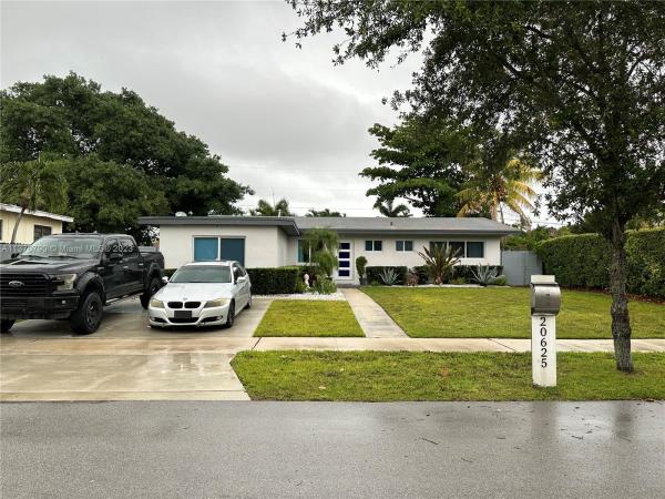 Cutler Ridge, 20625 Jacaranda Rd, Cutler Bay, Florida 33189, image 2