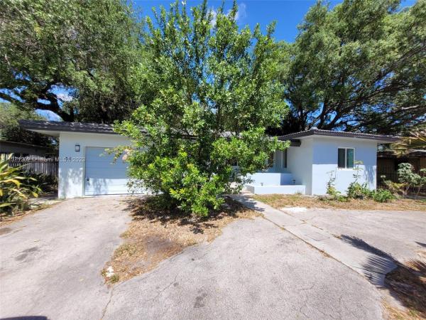 Biscayne Gardens, 31 NW 135 St #, Golden Glades, Florida 33168, image 2