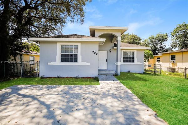 Glendale Lawns, 709 SW 1st St, Hallandale Beach, Florida 33009, image 1