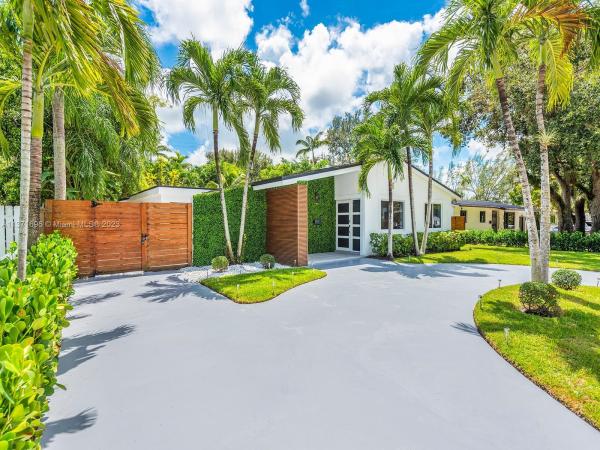 Norton Manor, 6478 SW 72nd St, South Miami, Florida 33143, image 1