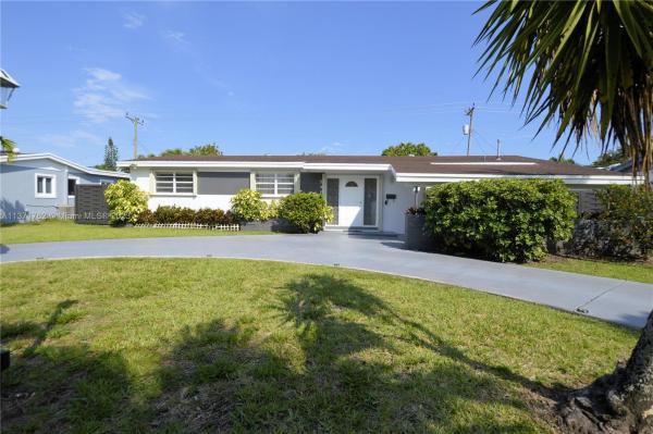 Pine Tree Manor, 9460 Caribbean Blvd, Cutler Bay, Florida 33189, image 1