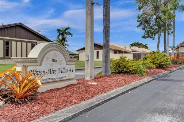 Devon Aire Villas, 11019 SW 122nd Ct 0, The Crossings, Florida 33186, image 2