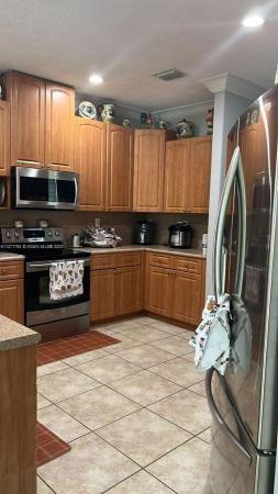 1017 SW 150th Pl, Unincorporated Dade County, Florida 33194, image 2