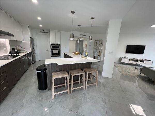 Marina Tower, 19500 Turnberry Way #3E, Aventura, Florida 33180, image 1