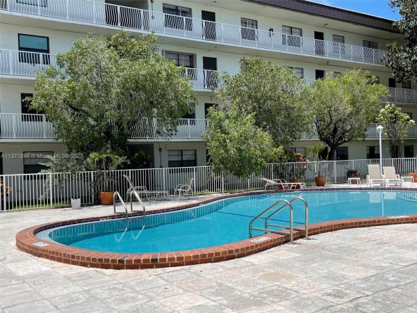 Palm Village Club, 500 NE 2nd St #421, Dania Beach, Florida 33004, image 1