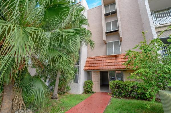 Summit Chase, 8501 NW 8th St #105, Fountainebleau, Florida 33126, image 1