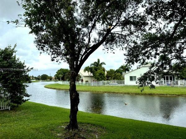 Swans Landing, 4851 Swans Mnr, Coconut Creek, Florida 33073, image 1