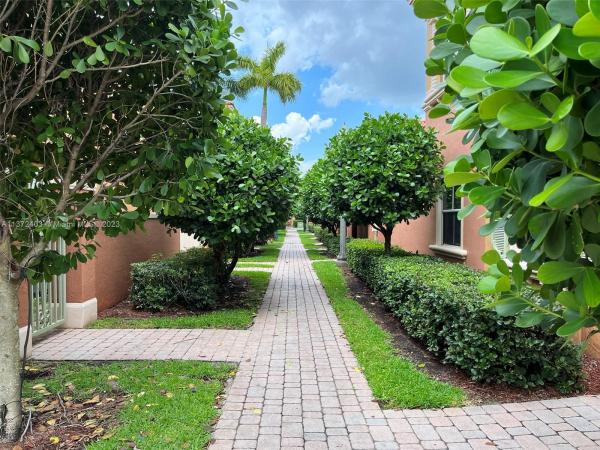 Hampton Isles, 642 SW 106th Ave #1514, Pembroke Pines, Florida 33025, image 1