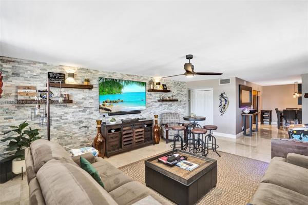 Telstar, 1811 Jefferson St #310, Hollywood, Florida 33020, image 1