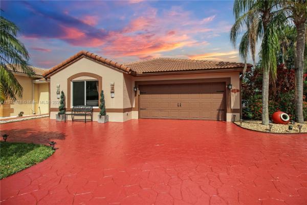 Hidden Lake, 1413 NW 208th Ter, Pembroke Pines, Florida 33029, image 1
