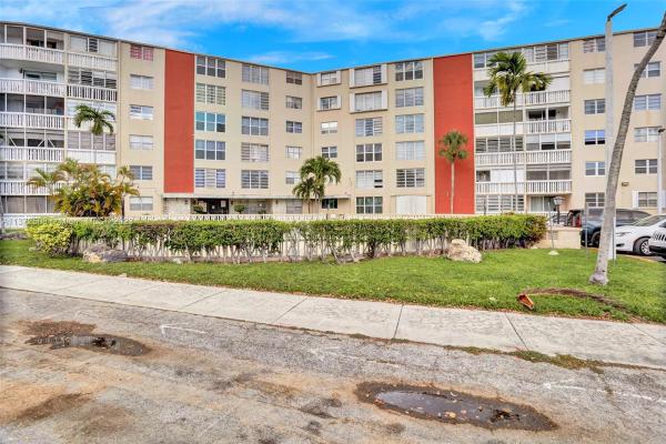 1475 Terra Towers, 1475 NE 125th Ter #402A, North Miami, Florida 33161, image 1