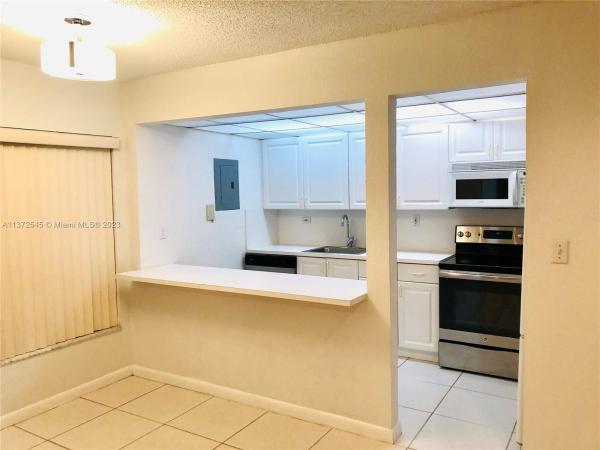 Lakeview Gardens At Miami Lakes, 17600 NW 68th Ave #B1005, Country Club, Florida 33015, image 1