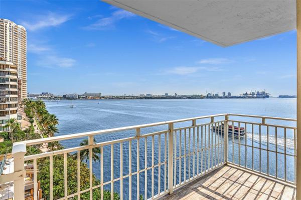 Isola, 770 Claughton Island Dr #815, Miami, Florida 33131, image 1