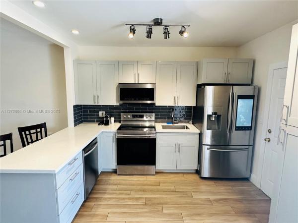 1600 NE 114th St #311, Unincorporated Dade County, Florida 33181, image 1