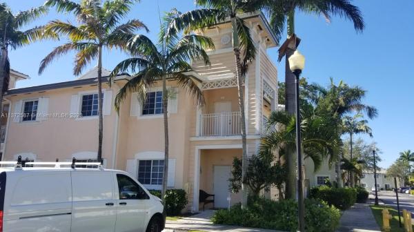 Caribbean Isles Villas, 376 NE 26th Ter #204, Homestead, Florida 33033, image 2