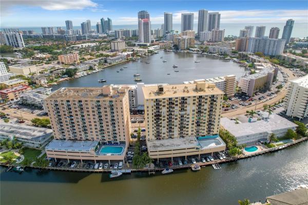 Golden Horn, 427 Golden Isles Dr #14C, Hallandale Beach, Florida 33009, image 1