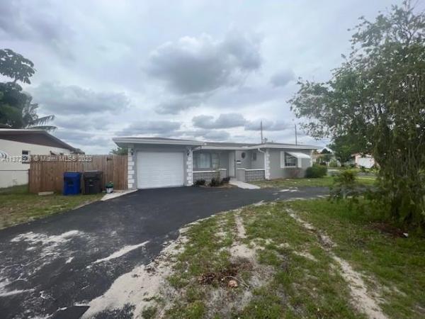 East Gate Estates, 3651 NW 27th Ct, Lauderdale Lakes, Florida 33311, image 2