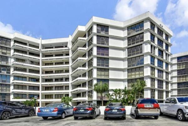 Towers Of Kendale Lakes, 13953 Kendale Lakes Cir #807B, Kendale Lakes, Florida 33183, image 1