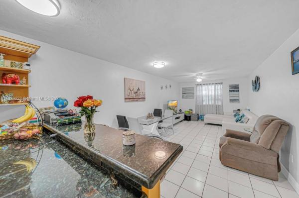 Royal Palm Gardens, 4655 Palm Ave #127, Hialeah, Florida 33012, image 1