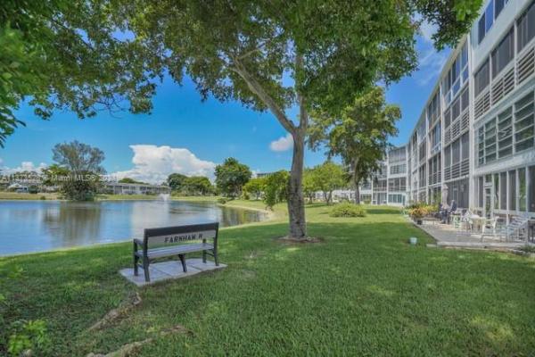 Farnham, 2018 N Farnham N #2018, Deerfield Beach, Florida 33442, image 2