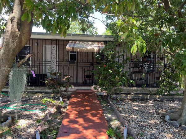 Grapeland Center, 975 NW 27th Ct, Miami, Florida 33125, image 1