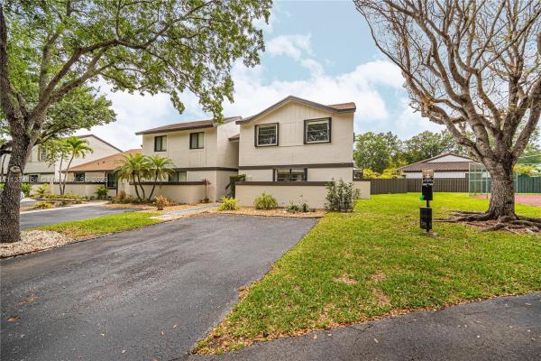 Shadywood Villas, 11818 SW 92nd Ter #11818, Kendall, Florida 33186, image 1