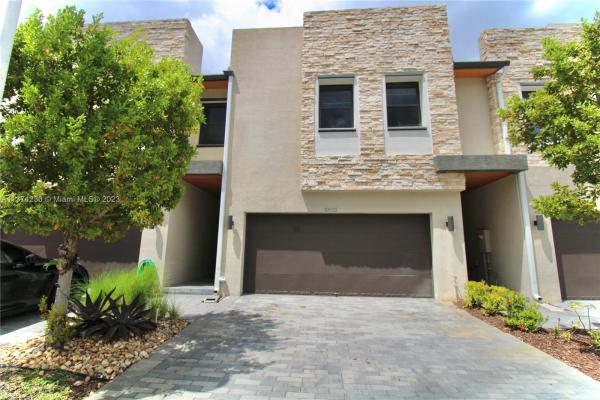 Summit At Park Central, 10553 NW 81st St, Doral, Florida 33178, image 1