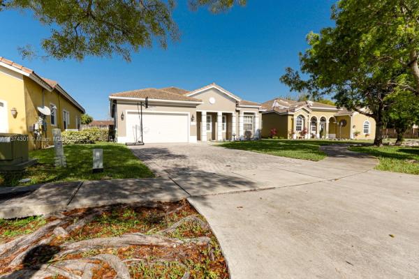 29661 SW 165th Ct, Unincorporated Dade County, Florida 33033, image 2
