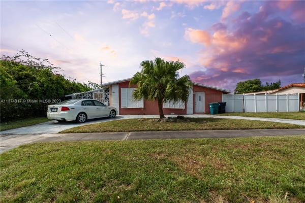 Lakeview Manors, 8861 SW 42nd St, Olympia Heights, Florida 33165, image 1