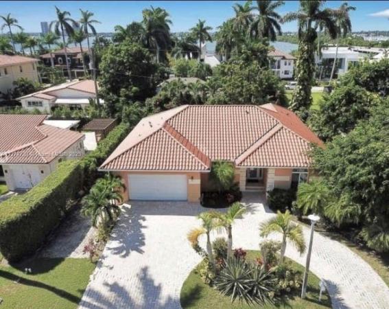 North Bay Island, 7720 Center Bay Dr, North Bay Village, Florida 33141, image 1