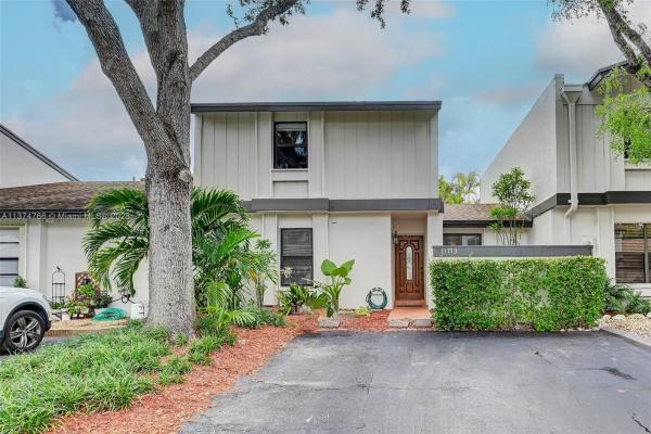 Shadywood Villas, 11773 SW 91st Ter, Kendall, Florida 33186, image 1