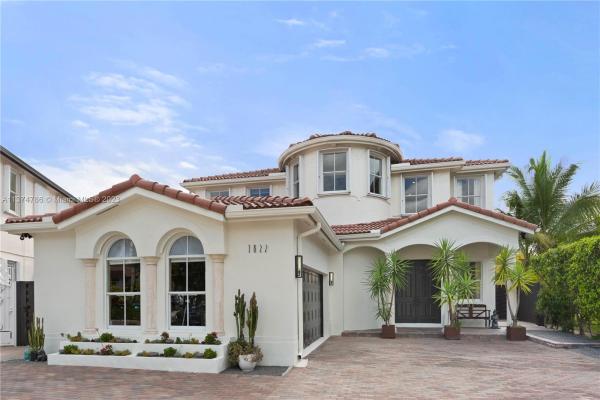 Grand Lakes, 1822 SW 149th Pass, University Park, Florida 33185, image 2