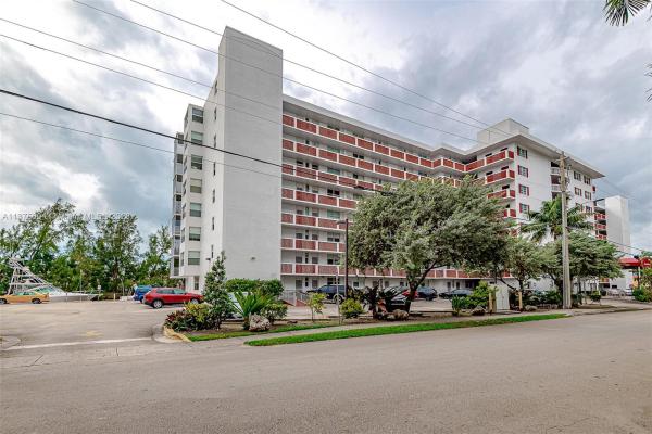 Eastern Shores White House, 3660 NE 166th St #806, North Miami Beach, Florida 33160, image 1