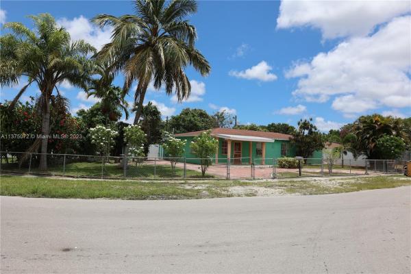 Linden Gardens, 901 E 36th St, Hialeah, Florida 33013, image 1