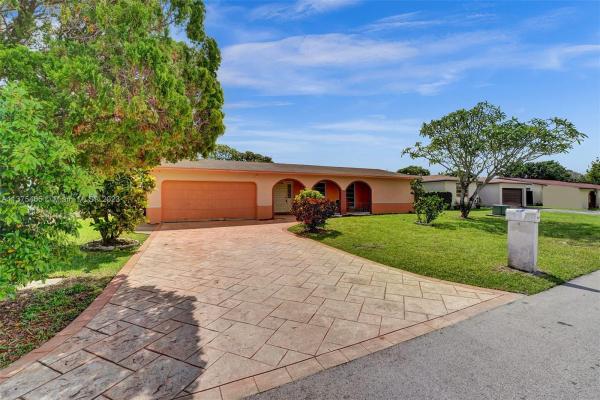 The Knolls, 3205 Dolphin Dr, Miramar, Florida 33025, image 2